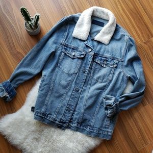 BLANK NYC NWOT Denim Jacket w/ faux sherpa collar